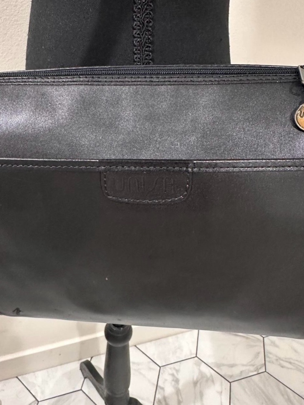Unisa Black Ribbed Leather Crossbody Shoulder Bag - Picture 3 of 8